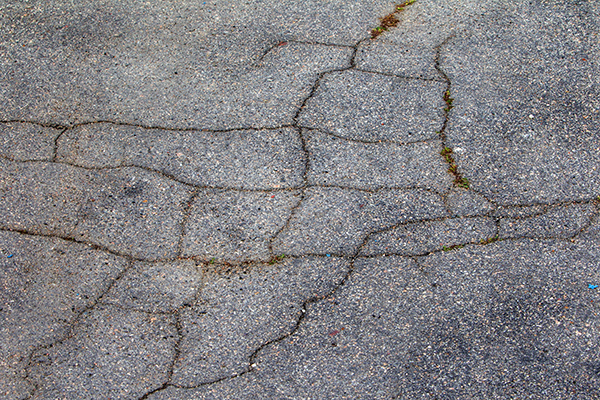 Quand refaire son entrée d’asphalte ou de béton?